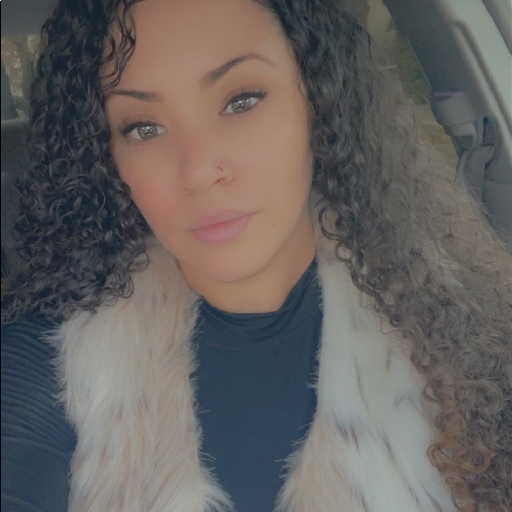 Meet your Posher, Ashley